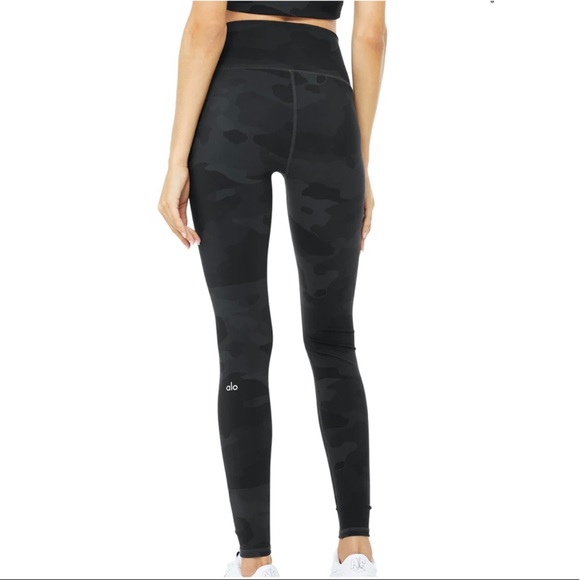 ALO Yoga Pants - Alo Yoga Vapor Camouflage Leggings